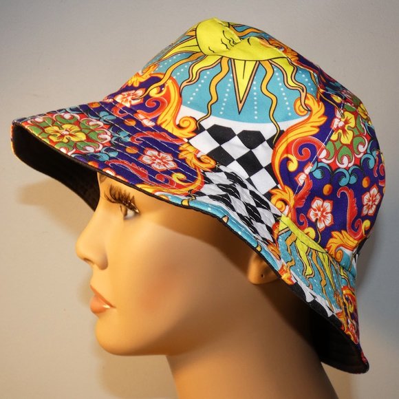 Accessories - UNISEX Reversible celestial bucket hat sun print and black